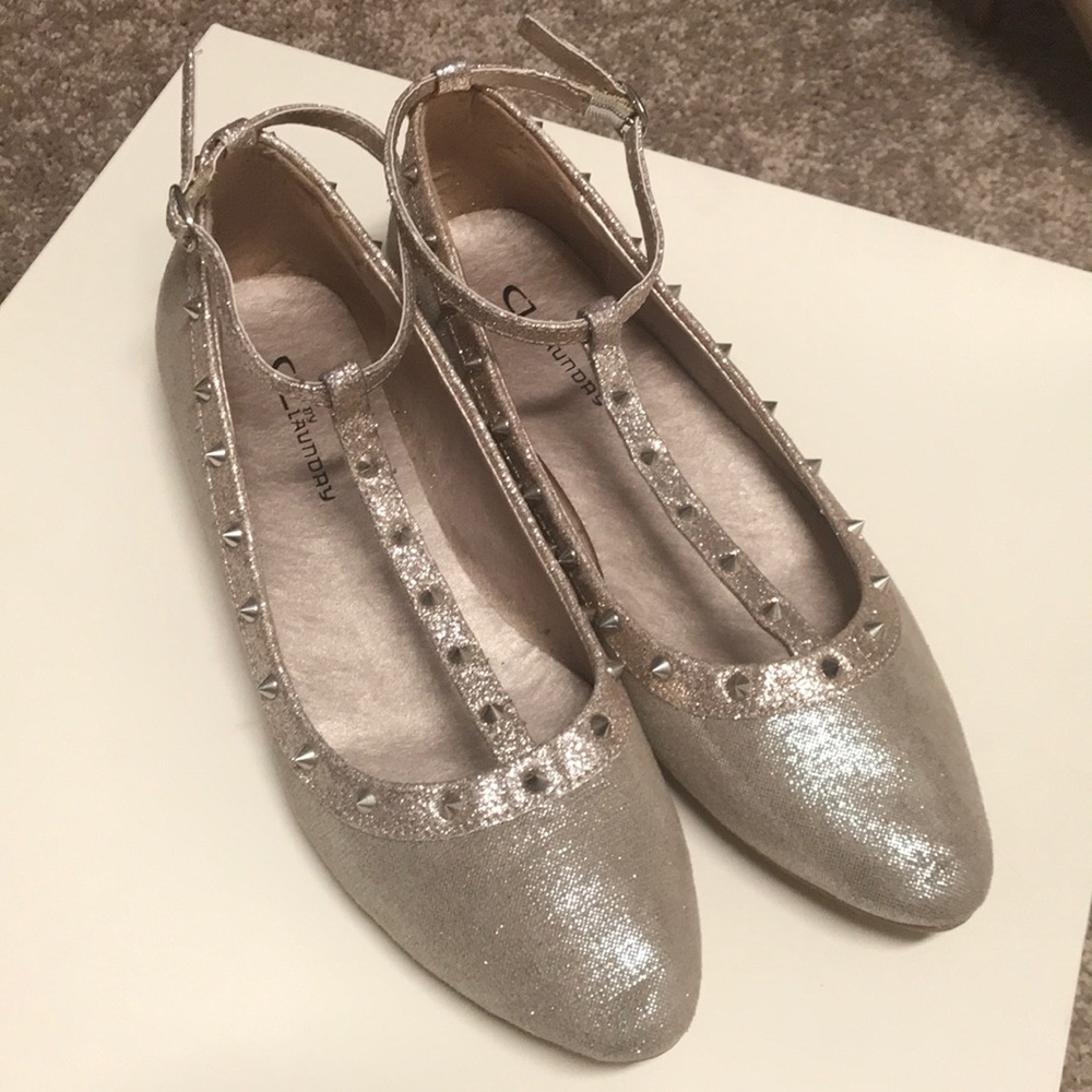[Send Offers] 👠SHOOEESS - Picture 2 of 4
